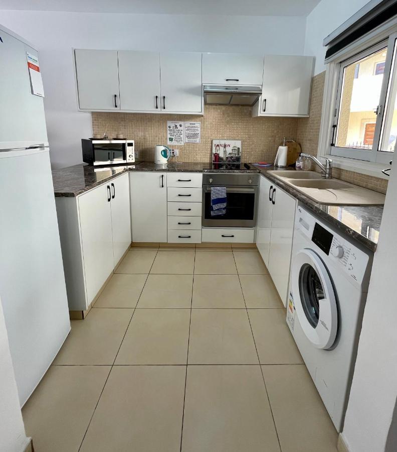 דירות 109 Queens Gardens, Paphos מראה חיצוני תמונה
