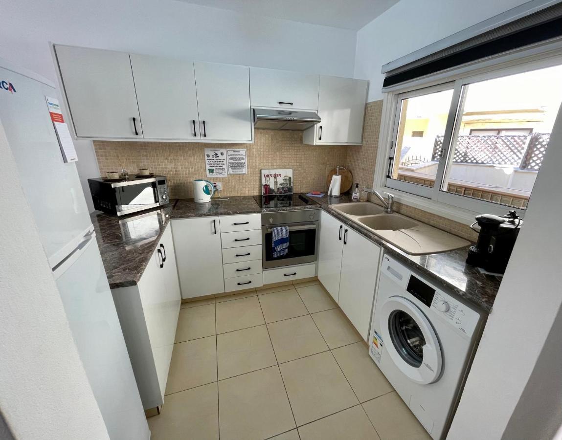 דירות 109 Queens Gardens, Paphos מראה חיצוני תמונה