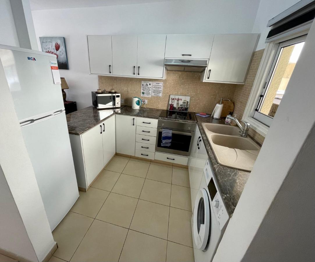 דירות 109 Queens Gardens, Paphos מראה חיצוני תמונה
